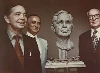 Карл Альберт, Т. Н. Кауль и Мелвин Прайс