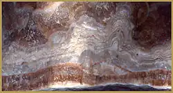 Кальцитовый оникс из карстовой пещеры, 14 см. Хайдаркан, Киргизия.