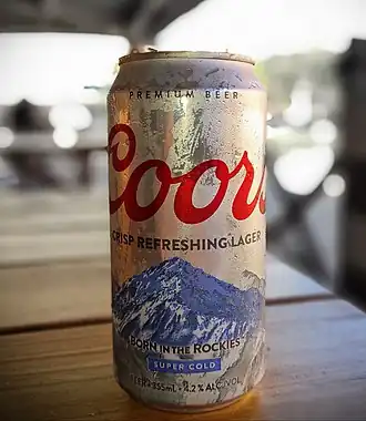 Банка пива Coors Light