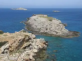 Мыс Андреас; на дальнем плане — остров Клидес