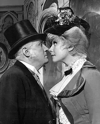 Кэрол Чэннинг в роли Долли Ливай