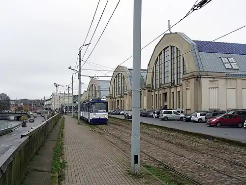 Вид от улицы Ластадияс