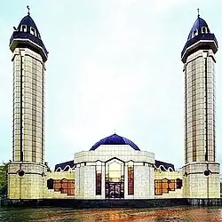 Главный вход в мечеть