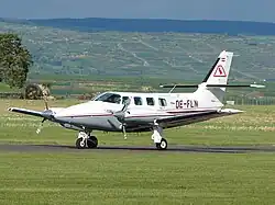 Cessna-303