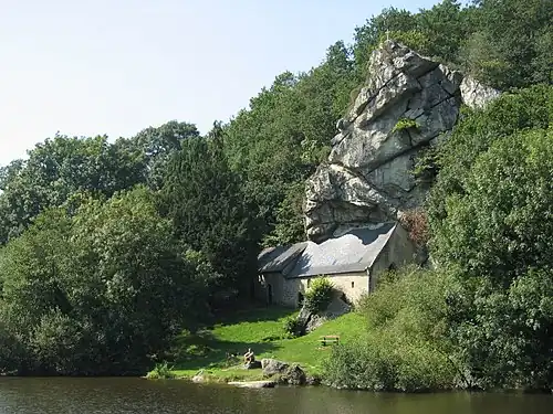 Часовня Святого Гильды на берегу Блаве