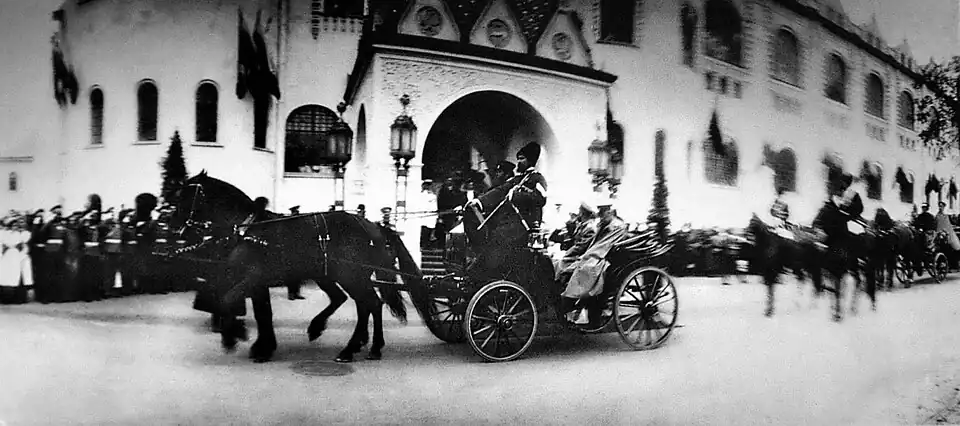 Отъезд Николая II от Государственного банка. 1913 год, фото М. П. Дмитриева