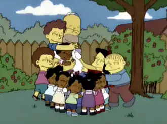 Детсадовцы обнимают Гомера