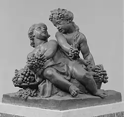 Дети, играющие с фруктами. Между 1745 и 1750. Свинец. Метрополитен-музей, Нью-Йорк