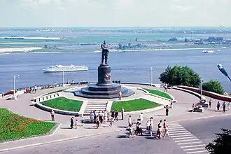 Памятник на Волжском откосе в Нижнем Новгороде, 1986 год