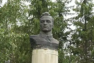 Памятник А. К. Чумаку