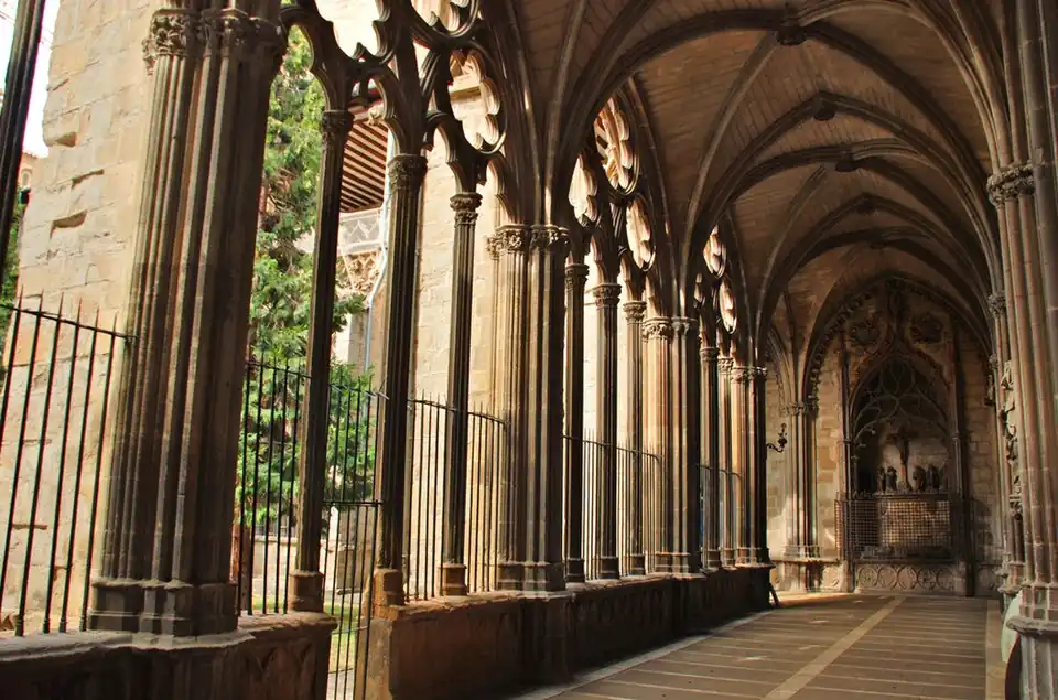 Западная часть клуатра