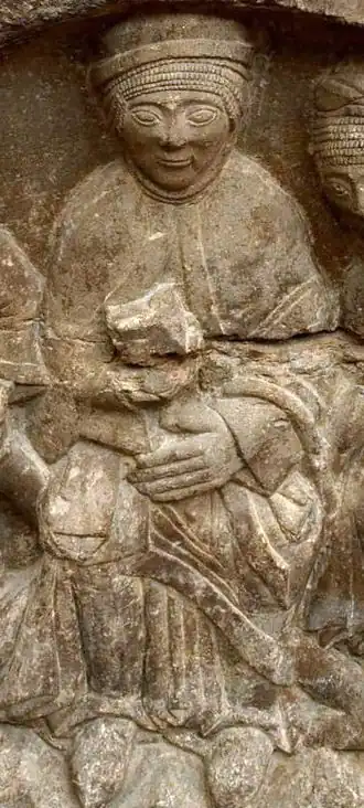 Вероятный скульптурный портрет на гробнице.