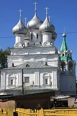 Церковь Константина и Елены (в XVI—XVII вв. — Сретения иконы Димитрия Прилуцкого), существующее здание — ок. 1690 г.