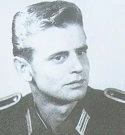 Фото Гюнтера Зелинга на мемориале погибшим на Берлинской стене