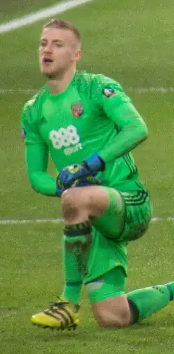 Бентли в составе «Брентфорда» в 2017 году