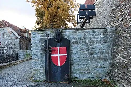 Место, где, по преданию, опустился датский флаг