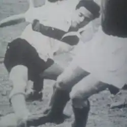 Деамбросси в игре за «Ривер Плейт»