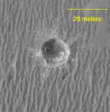 Кратер Дельта, снятый с орбиты аппаратом MRO, камерой выcкого разрешения HiRISE.