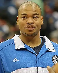 Джордж в составе «Даллас Маверикс» в феврале 2008 года.