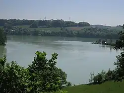 Водохранилище в нижнем течении