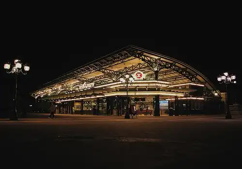 Станция ночью