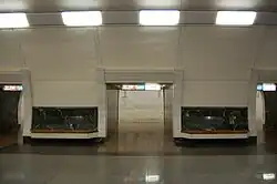 Проход между пилонами