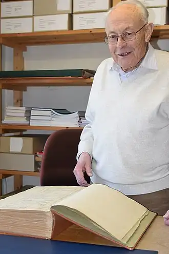 Эберхард Бауэр, 2017 г., в архиве Ренткамеры Бад-Ласфе.