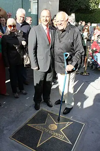 Эдуардо Фахардо на Аллее славы Альмерии. Актёру была заложена именная звезда в 2012 году
