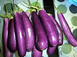 Длинные фиолетовые баклажаны