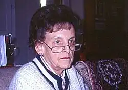 Э. Хоули в её квартире в Катманду (1999 год)