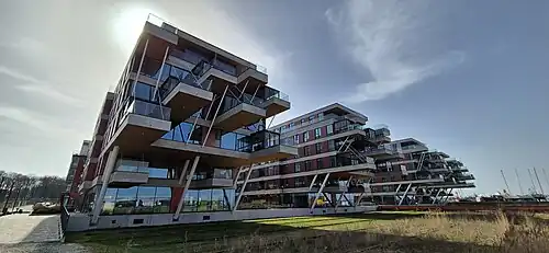 Офисно-жилые дома на улице Везиленнуки (построены в начале 2020-х гг.)