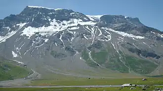 Вид на Вильдштрубель и Энгстлигенальп с севера.