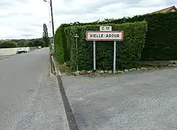 Въезд в Вьель-Адур