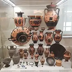 Коллекция расписных ваз
