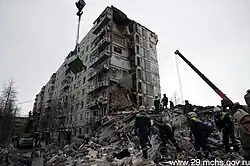 Последствия взрыва и разбор завалов жилого дома