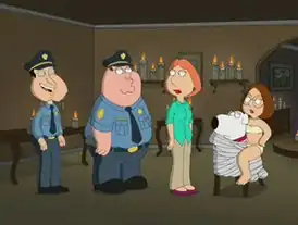 Новые полицейские Куахога находят Мег, которая соблазняет Брайана