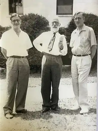 Фрэнк Йейтс (слева), Роналд Фишер (в центре) и Уильям Кокрэн. 1952 г.