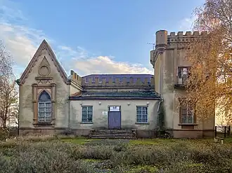 Фасад закрытой усадьбы Лакиера, 2022 год