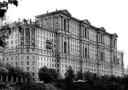 Жилой дом на Яузе — 1951—1955