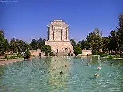 Вид на мавзолей Фирдоуси и окружающий его парк