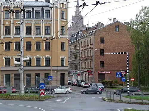 Перекрёсток с ул. Лачплеша