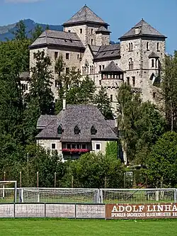 Вид замка с юго-восточной стороны