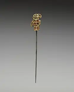 Заколка-шпилька для волос с навершием в форме орла, ранний VI век; Walters Art Museum.