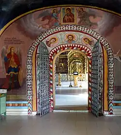 Резной портал, 2010 год