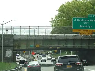 Мост, по которому идут пути в депо «Джамейка»