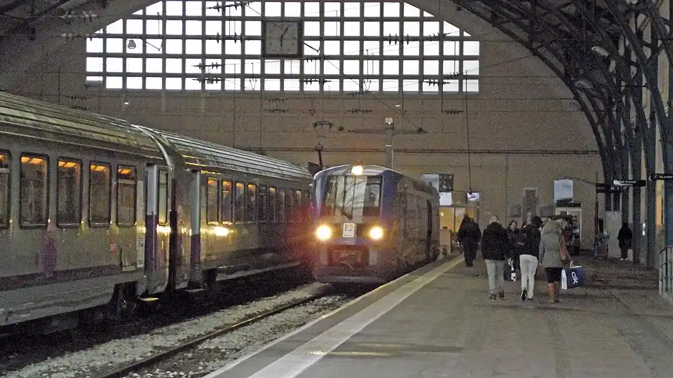 Платформы внутри здания