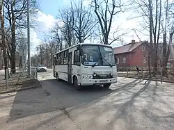 Автобус 530-го маршрута на улице Карла Маркса