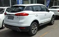 Geely Atlas сзади