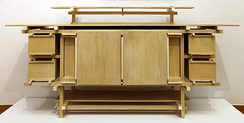 Г. Ритвельд. Стол-шкаф. 1919