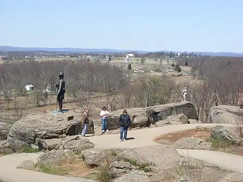 Памятник Говернору Уоррену